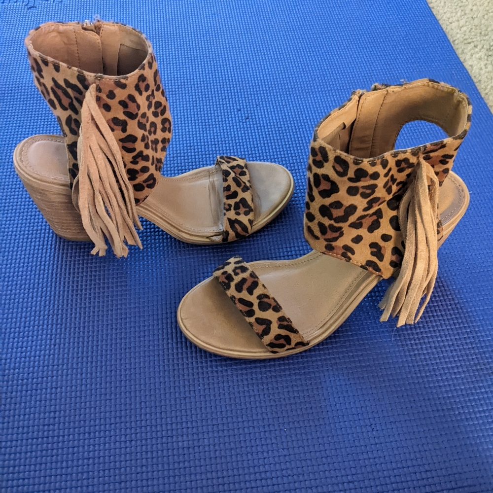 Very Volatile Heels - Picture 4 of 8
